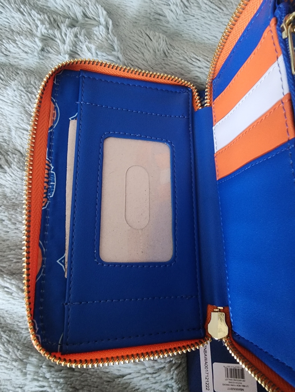 Loungefly NBA New York Knicks Patch Icons Zip Around Wallet Blue Orange - Picture 10 of 13